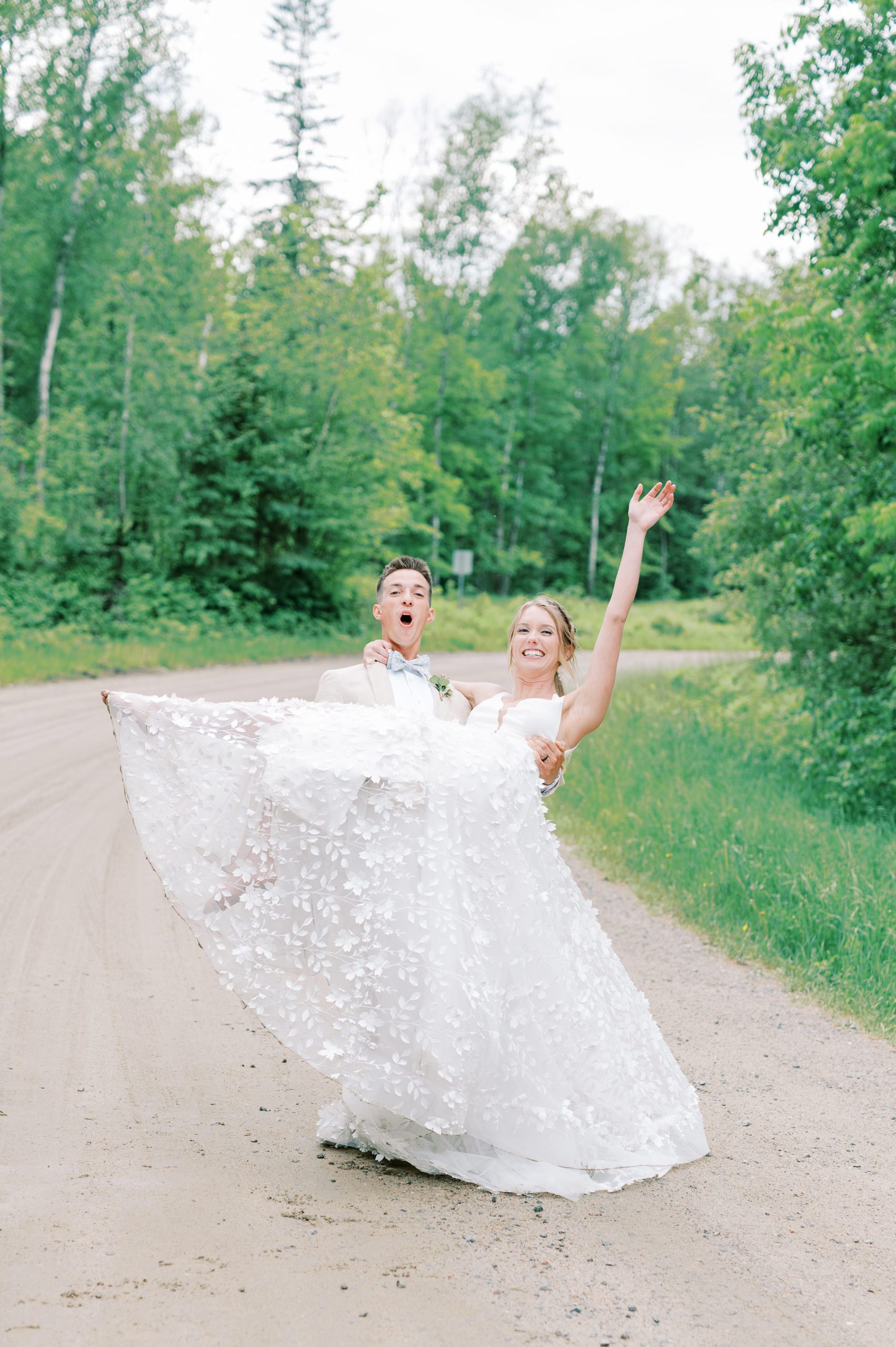 bride and groom cheer